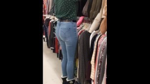 Young Sexy Mom in Tight Jeans Candid