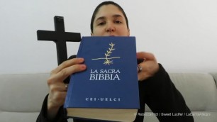 Rebecca Hot spiega il feticismo della blasfemia e del satanismo