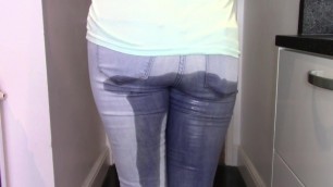 Hot Girl Pees Jeans (PREVIEW)