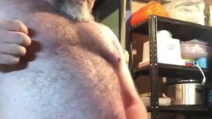 Stocky daddy bear cum hard in garage
