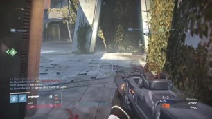 Destiny gameplay juking a golden gun