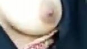 Pakistani girl shows boobs