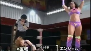 Sarah stock vs kairi wrestling