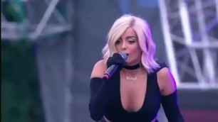 Long Satin Gloves Bebe Rexha - The Way I Are (live @ Europa Plus 2017)