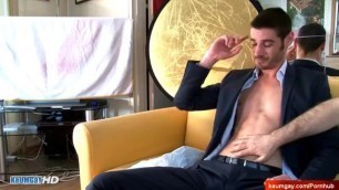 TOP ! str8 in suit male serviced for porn in spite of him