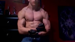 Teen Web Cam Muscle Posing