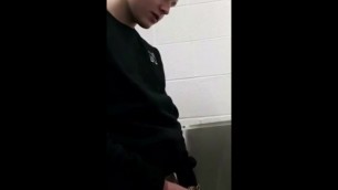 Sexy twink piss 2