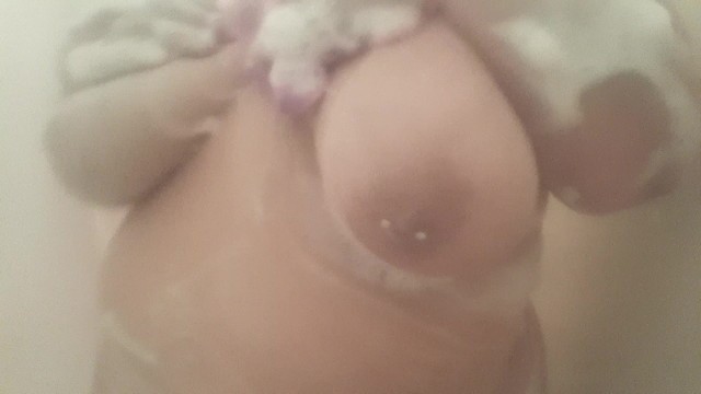 Bbw shower cant resist playing with tits