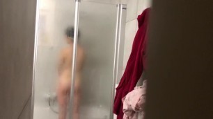 SISTER SHOWERING SPYCAM