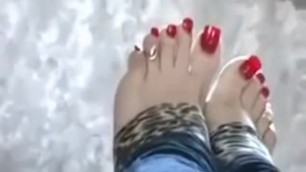 sexy long toenails (dont know her name)