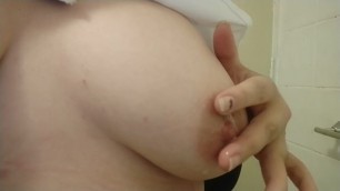 Big real tits cum on nipple