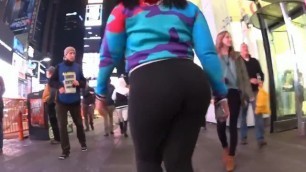 Candid latina with fat ass in leggings. In public fat ass