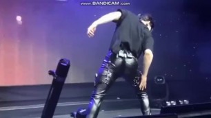 Muscular Korean Man Sexy dancing